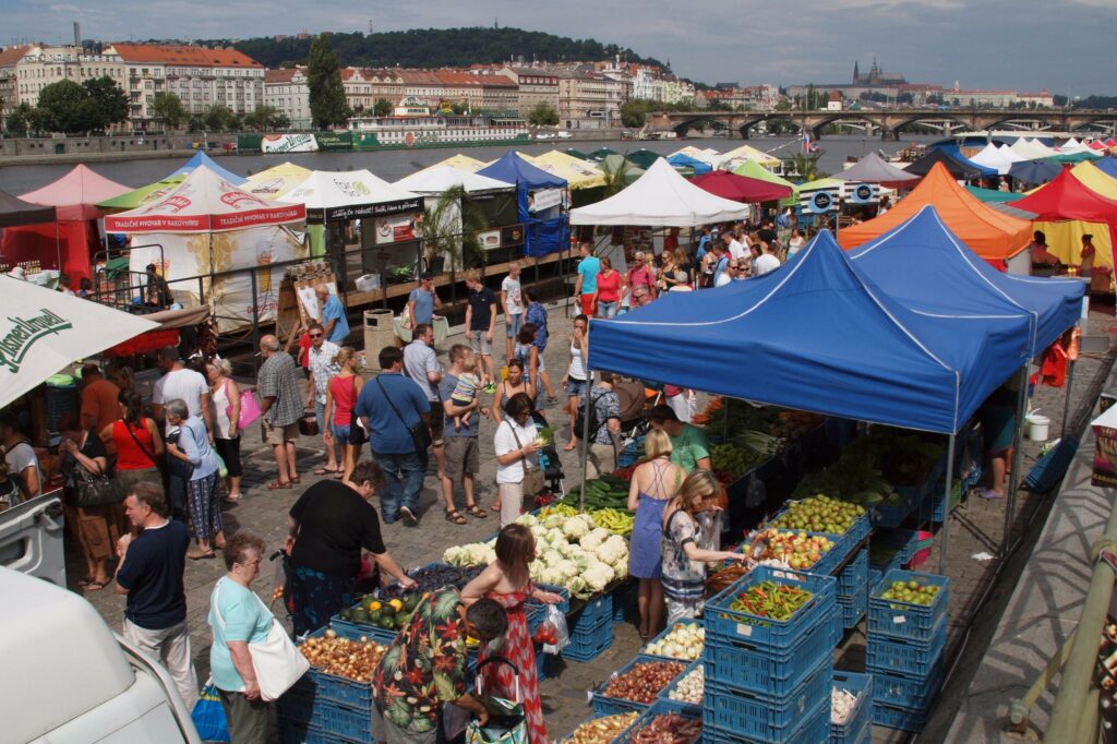 Рынок Наплавка Naplavka Прага